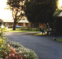 Colonial Village Motel - Perths Hotel