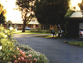 Colonial Village Motel - Perths Hotel 0