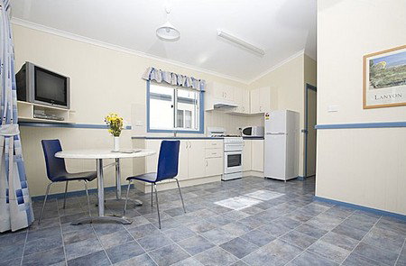 Crestview Top Tourist Park - Perths Hotel 1