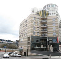 Seasons Darling Harbour - Perths Hotel