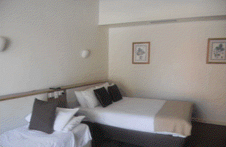 Burkes Hotel Motel - Perths Hotel 0