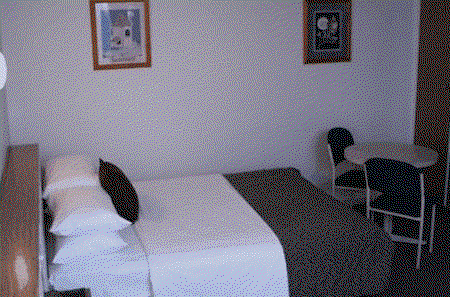 Burkes Hotel Motel - Perths Hotel 1