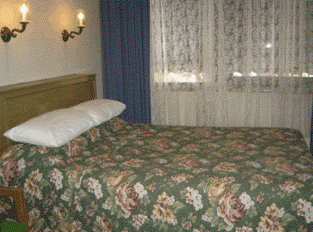 Burkes Hotel Motel - Perths Hotel 3