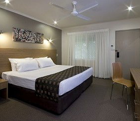 Manunda QLD Perths Hotel