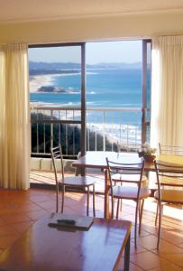 Beachfront Towers - Perths Hotel 2