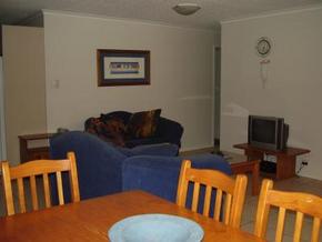 Beachfront Towers - Perths Hotel 4