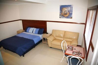 Across Country Motor Inn - Perths Hotel 1