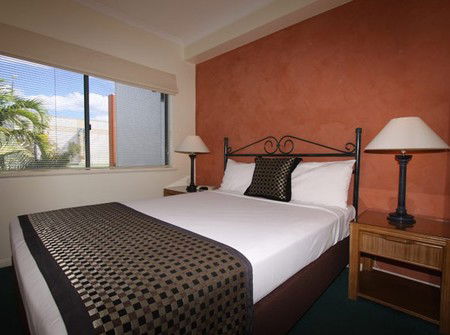 Mid City Luxury Suites - Perths Hotel 2