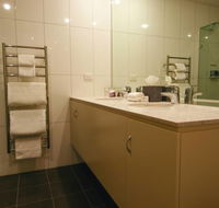 Chapel Hill Winery Guest House - Perths Hotel