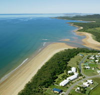 SeaEagles Beach Resort - Perths Hotel