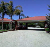 Golden Chain Border Gateway Motel - Perths Hotel