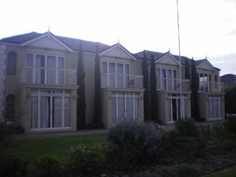 Colonial Village Motel - Perths Hotel 1