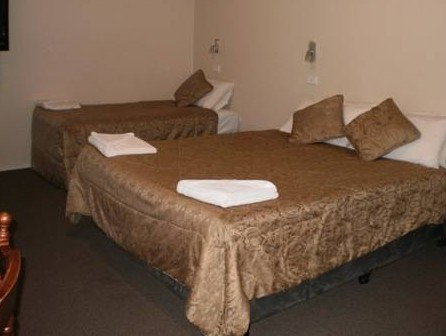 Colonial Village Motel - Perths Hotel 4