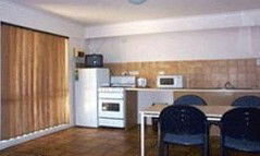 Alice Tourist Apartments - Perths Hotel 2