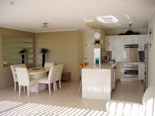 Beachfront Towers - Perths Hotel 9