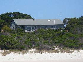Island Beach SA Perths Hotel