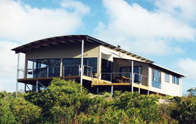 Saar Beach House - Perths Hotel 0