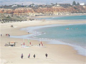 Waterfront Port Noarlunga - Perths Hotel 0
