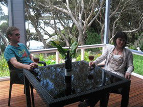 Lakes Edge Robe - Perths Hotel 0