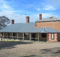 Wellington Courthouse - Perths Hotel