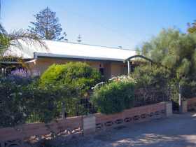 Smoky Bay SA Perths Hotel