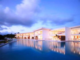 Pool Port Douglas - Perths Hotel 0