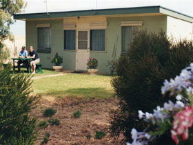 Oaklands Fishing Cottage - Perths Hotel 0