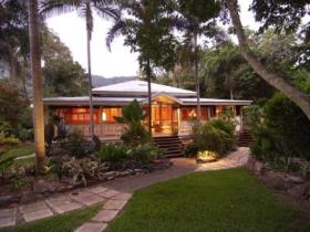 Port Douglas Valley Retreat - Perths Hotel 0