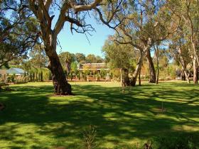 Jacobs Creek Retreat At Moorooroo Park - Perths Hotel 0