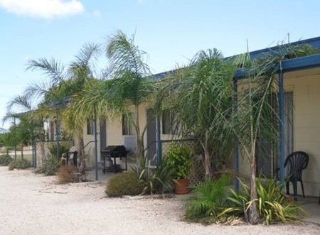 Yorke's Holiday Units - Perths Hotel 4