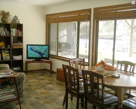 Jandas Lake View - Perths Hotel 4