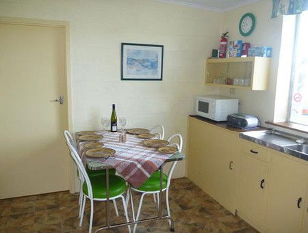 Oaklands Fishing Cottage - Perths Hotel 3