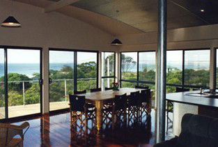 Saar Beach House - Perths Hotel 1