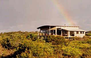 Saar Beach House - Perths Hotel 3