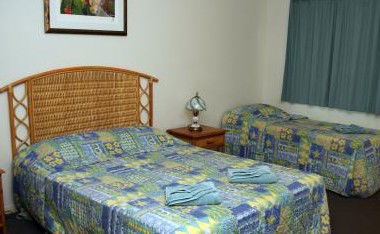 Lake Bennett Resort - Perths Hotel 1