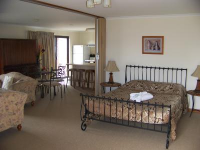Anchorage At Victor Harbor Seafront Hotel - Perths Hotel 2