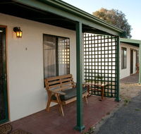 Moonta Bay Road Cabins and Cottages - Perths Hotel
