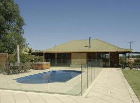 McLaren Ridge 4 - McLaren Ridge Log Cabins - Perths Hotel 2