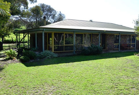 The Beach House - Normanville - Perths Hotel 0