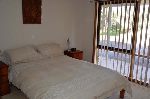 The Beach House - Normanville - Perths Hotel 1
