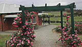 Limestone Hill - Perths Hotel 0