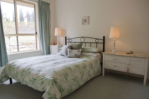 Limestone Hill - Perths Hotel 2
