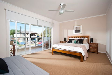 Coast & Vines @ Moana Beach - Perths Hotel 3