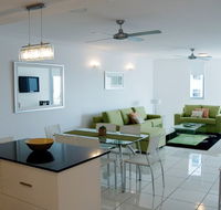Vision Cairns Esplanade - Perths Hotel