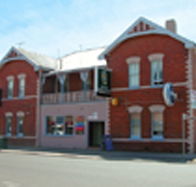 Mackey's Royal Hotel - Perths Hotel
