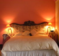 Cow 'n' Calf Art Gallery Unit - Perths Hotel