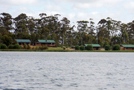 Lake Yalleena Holiday Cabins - Perths Hotel 1