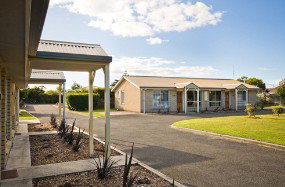 Leisureville Caravan Park - Perths Hotel 2