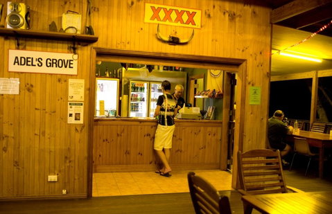 Adels Grove Camping Park - Perths Hotel 3
