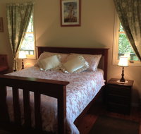 Maleny Country Cottages - Perths Hotel